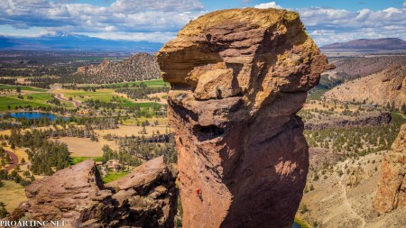 view-from-misery-ridge-trail-smith-rock-state-park-oregon-2
